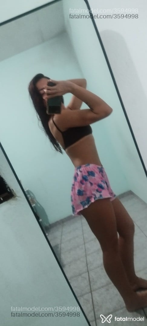 Acompanhante mulher ruiva (o) de olhos castanhos - Estela