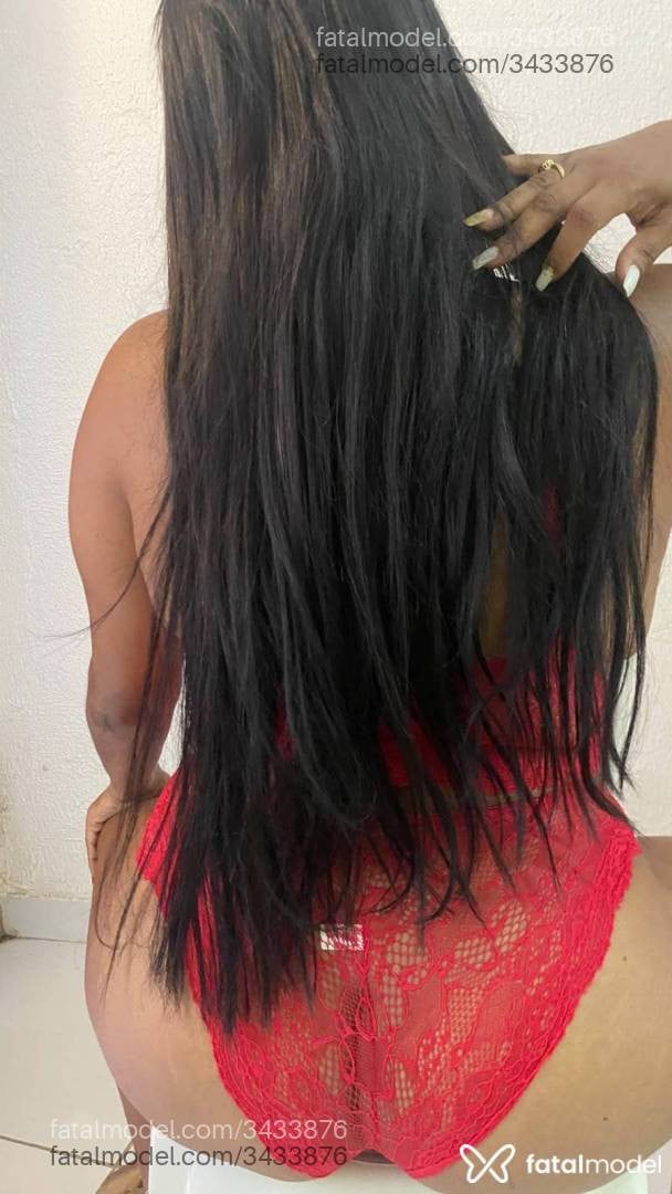 Acompanhante mulher morena (o) de olhos verdes - Ciara