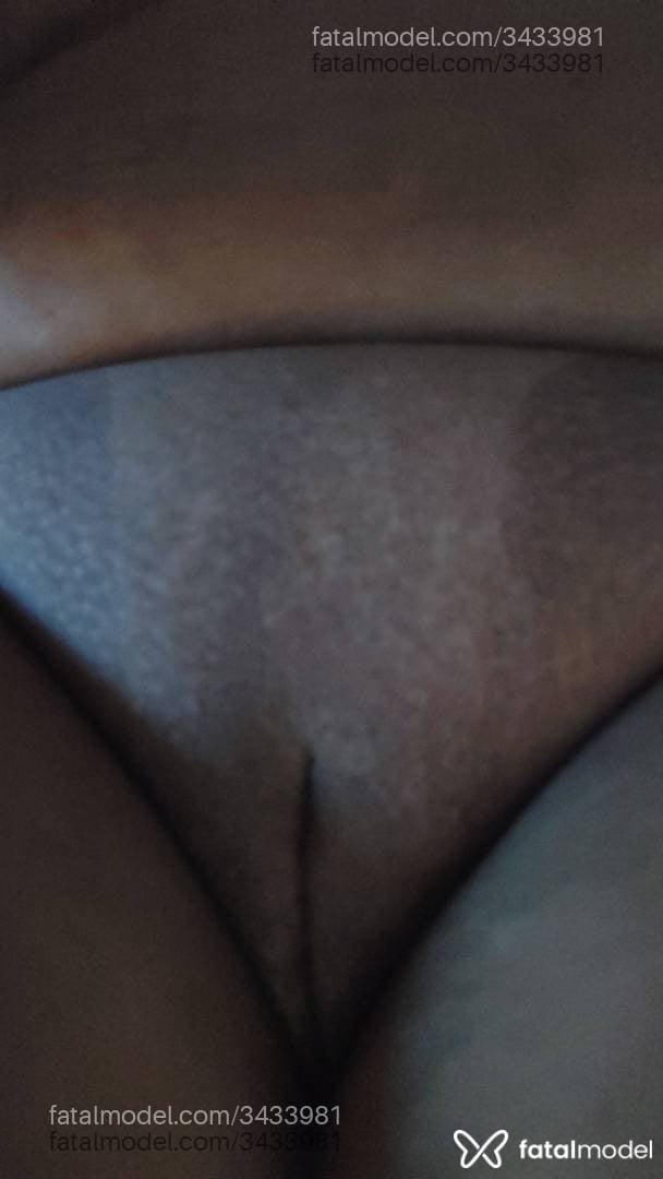 Acompanhante mulher morena (o) de olhos pretos - Rosa Negra