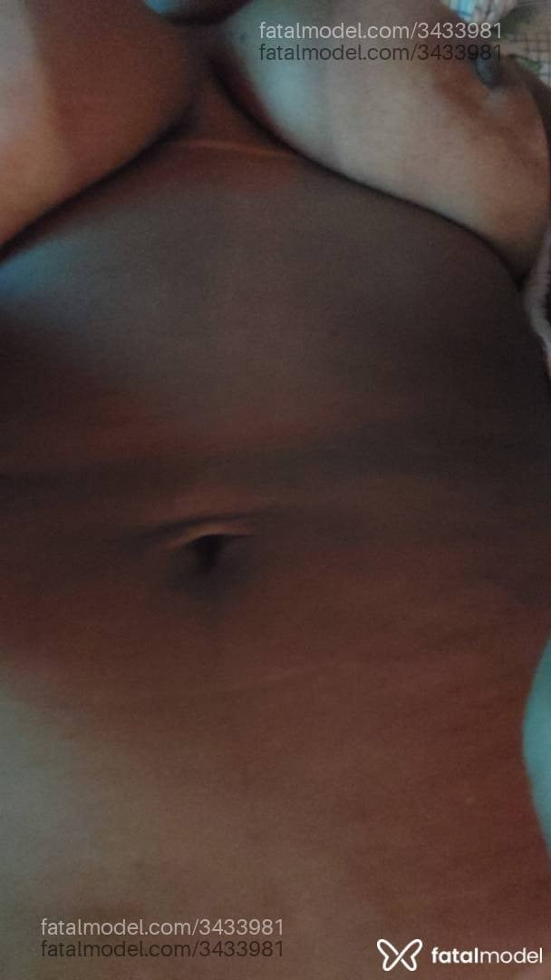 Acompanhante mulher morena (o) de olhos pretos - Rosa Negra