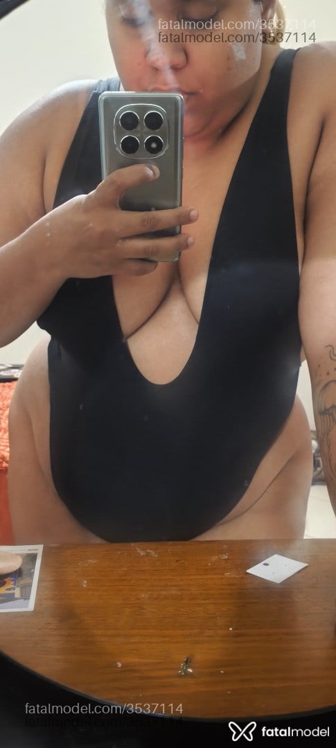 Acompanhante mulher morena (o) de olhos castanhos - Safira