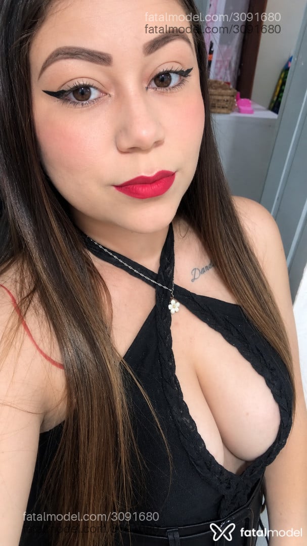 Acompanhante mulher loira (o) de olhos mel - Tamires Fernandes