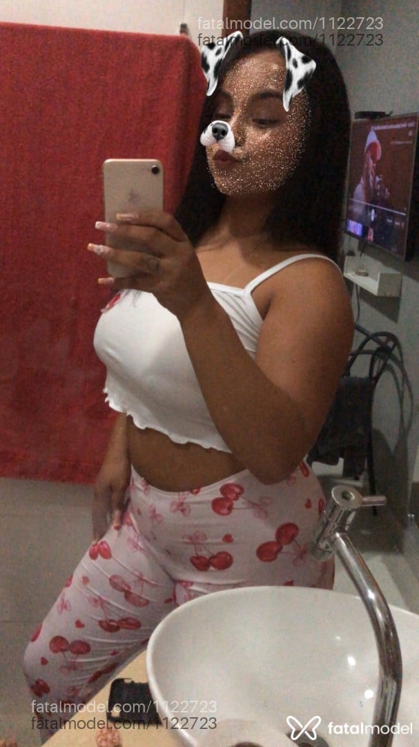 Acompanhante mulher morena (o) de olhos castanhos - Rafaela Caroline