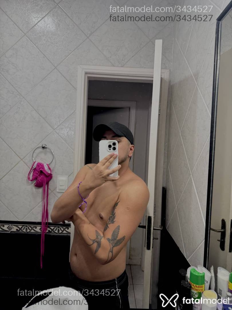 Acompanhante homem morena (o) de olhos pretos em Valparaíso de Goiás - Victor Ravello