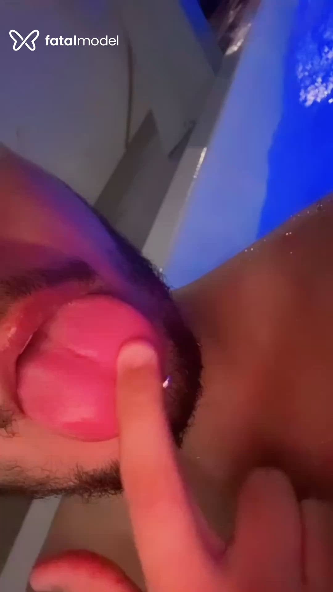 Acompanhante homem morena (o) de olhos pretos - Victor Ravello