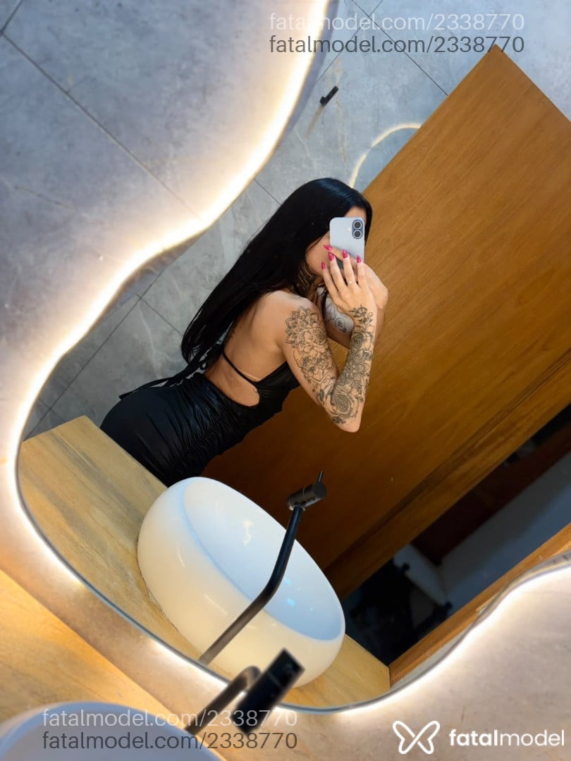 Acompanhante mulher morena (o) de olhos castanhos - Pequenagostosinha