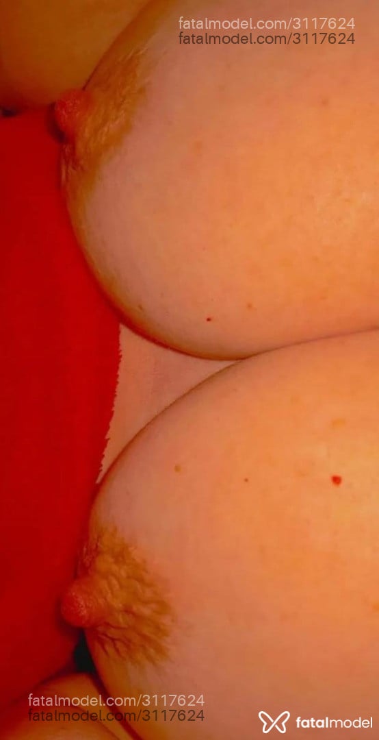 Acompanhante mulher ruiva (o) de olhos pretos - Francyne