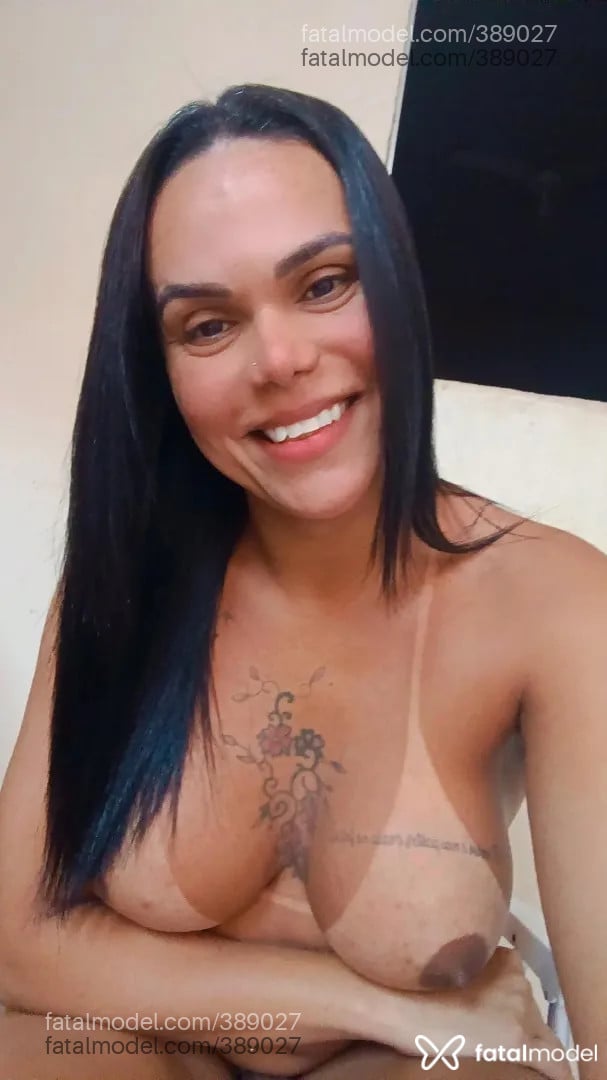 Acompanhante travesti morena (o) de olhos castanhos - Priscilla