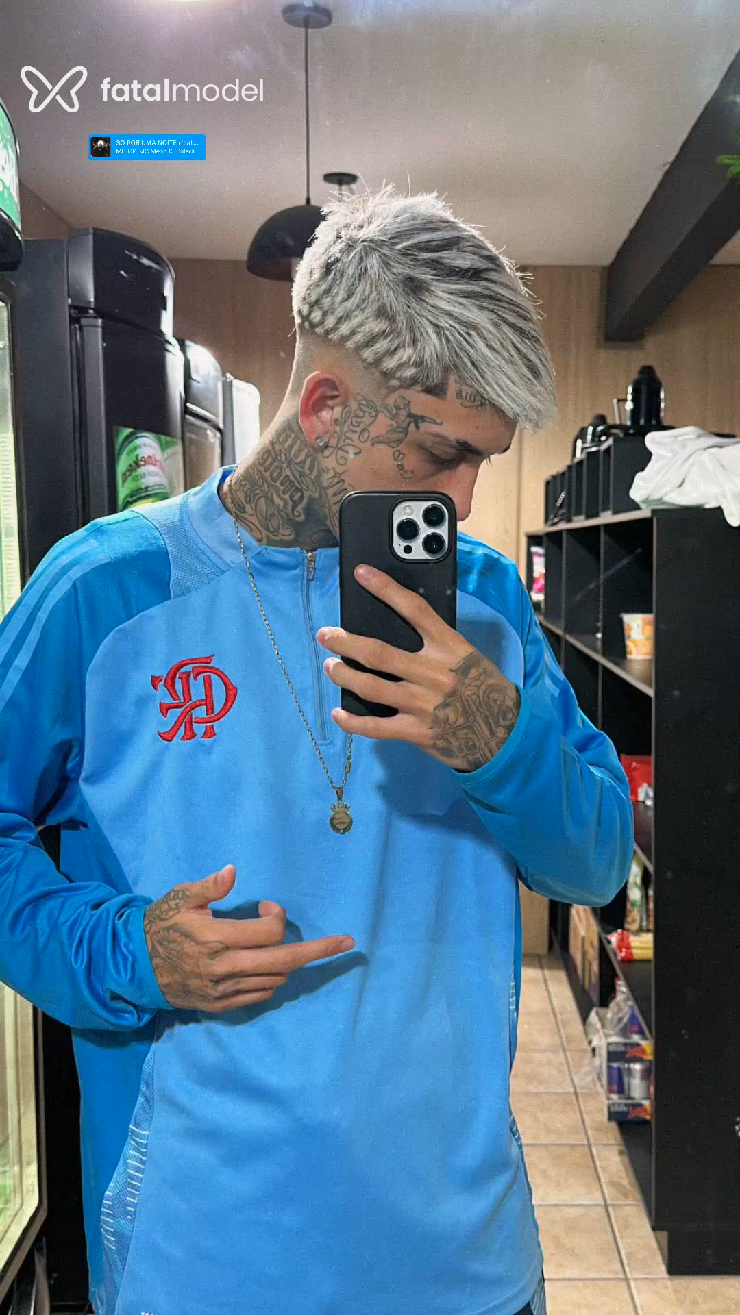 Acompanhante homem com cabelo castanho de olhos castanhos - Jp Vilão Acompanhante homem com cabelo castanho de olhos castanhos - Jp Vilão