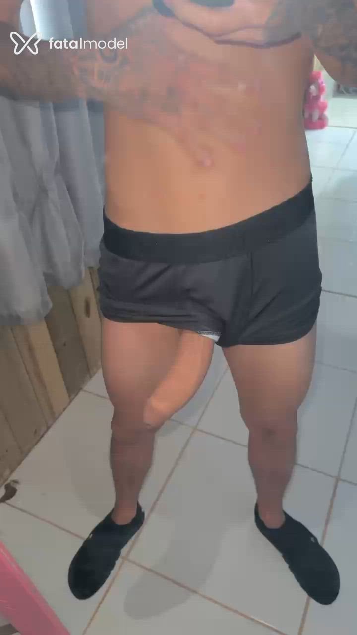 Acompanhante homem com cabelo castanho de olhos castanhos - Jp Vilão Acompanhante homem com cabelo castanho de olhos castanhos - Jp Vilão