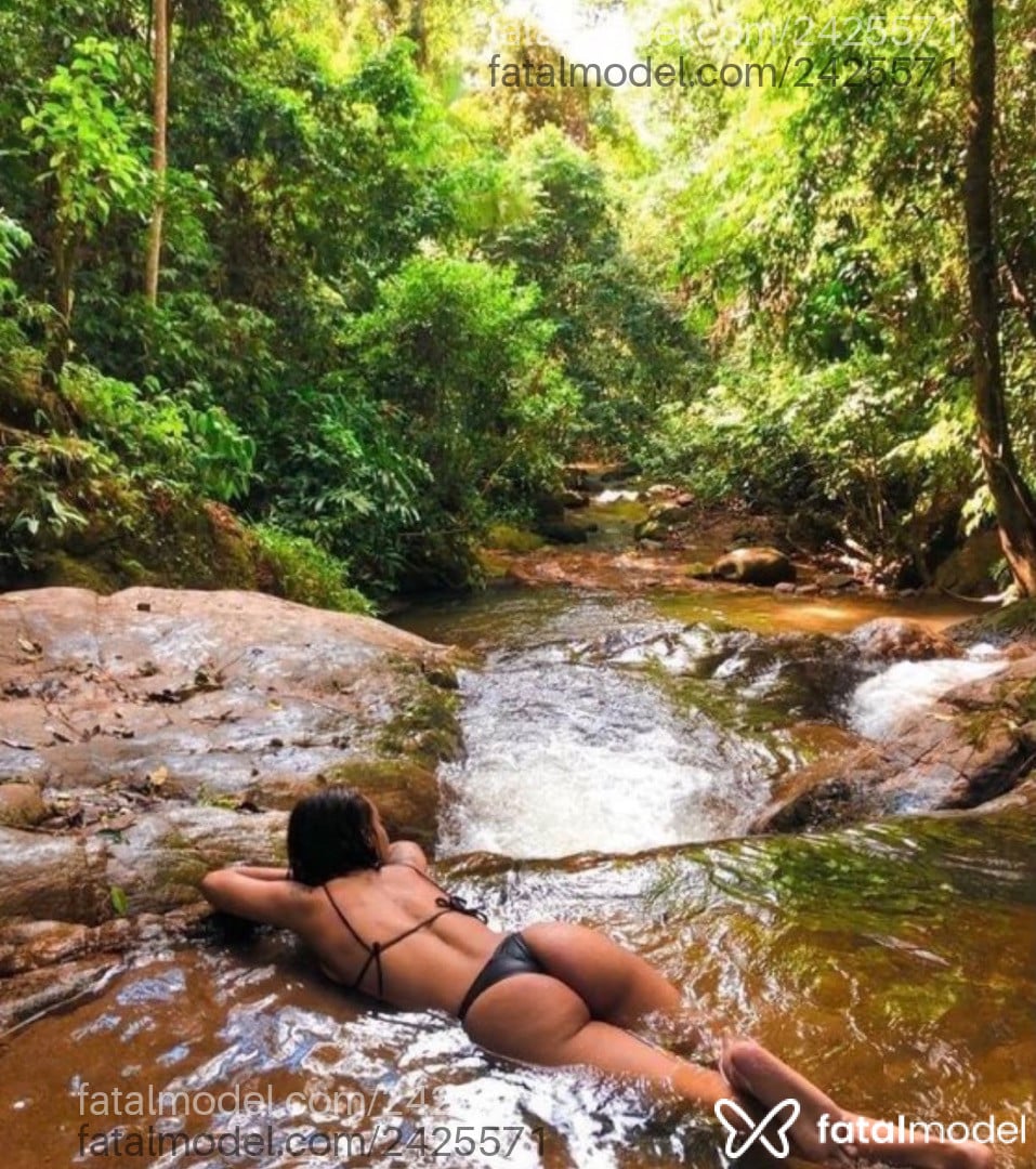 Acompanhante mulher com cabelo castanho de olhos mel - Milena
