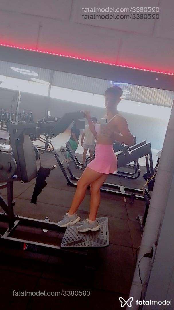 Acompanhante mulher trans morena (o) de olhos mel - Bella