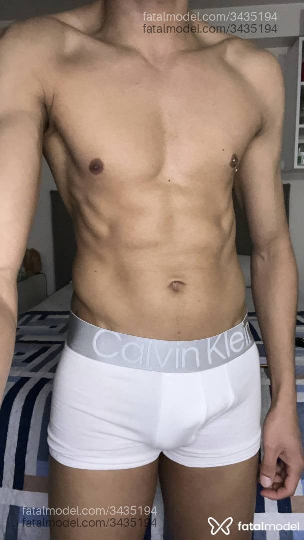 Acompanhante homem morena (o) de olhos castanhos - Theohott