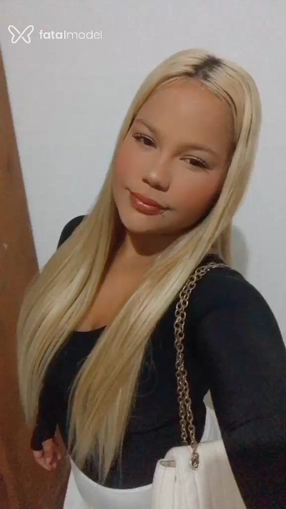 Acompanhante mulher loira (o) de olhos mel - Mel Ferraz