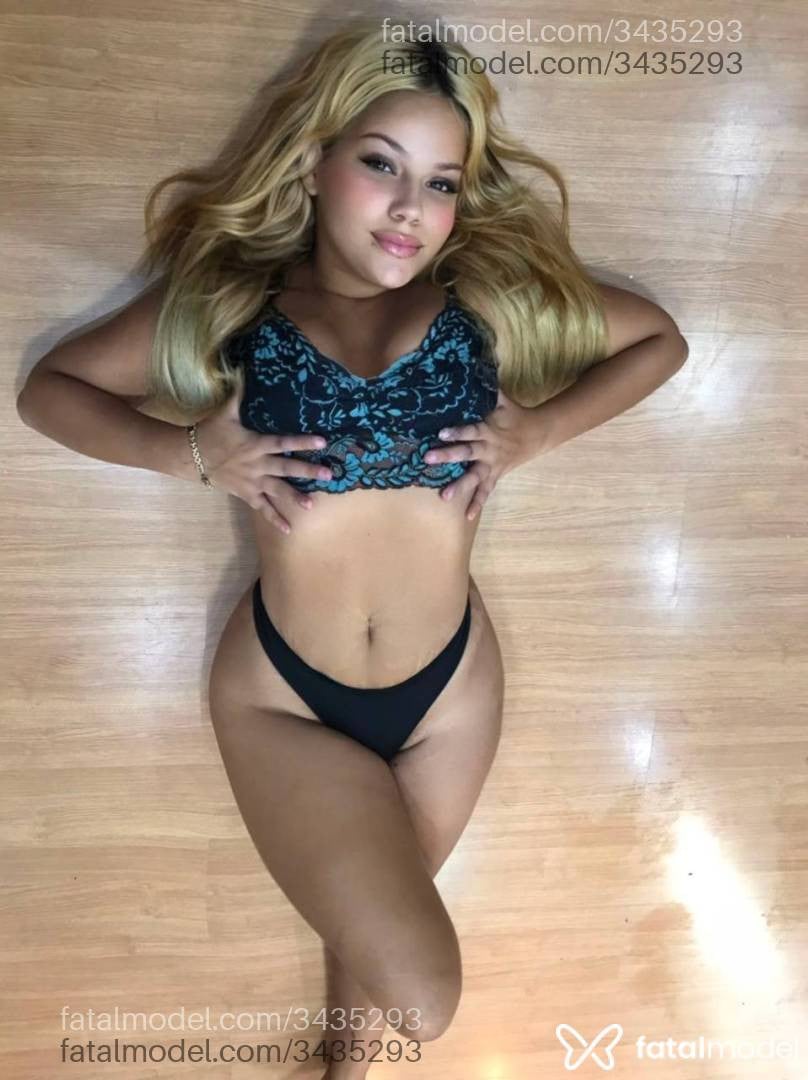 Acompanhante mulher loira (o) de olhos mel - Mel Ferraz