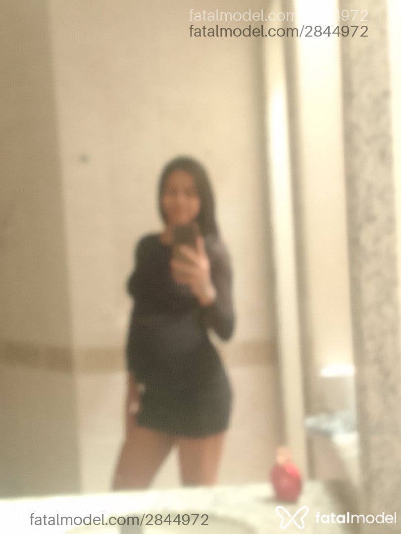 Acompanhante mulher morena (o) de olhos castanhos - Morena