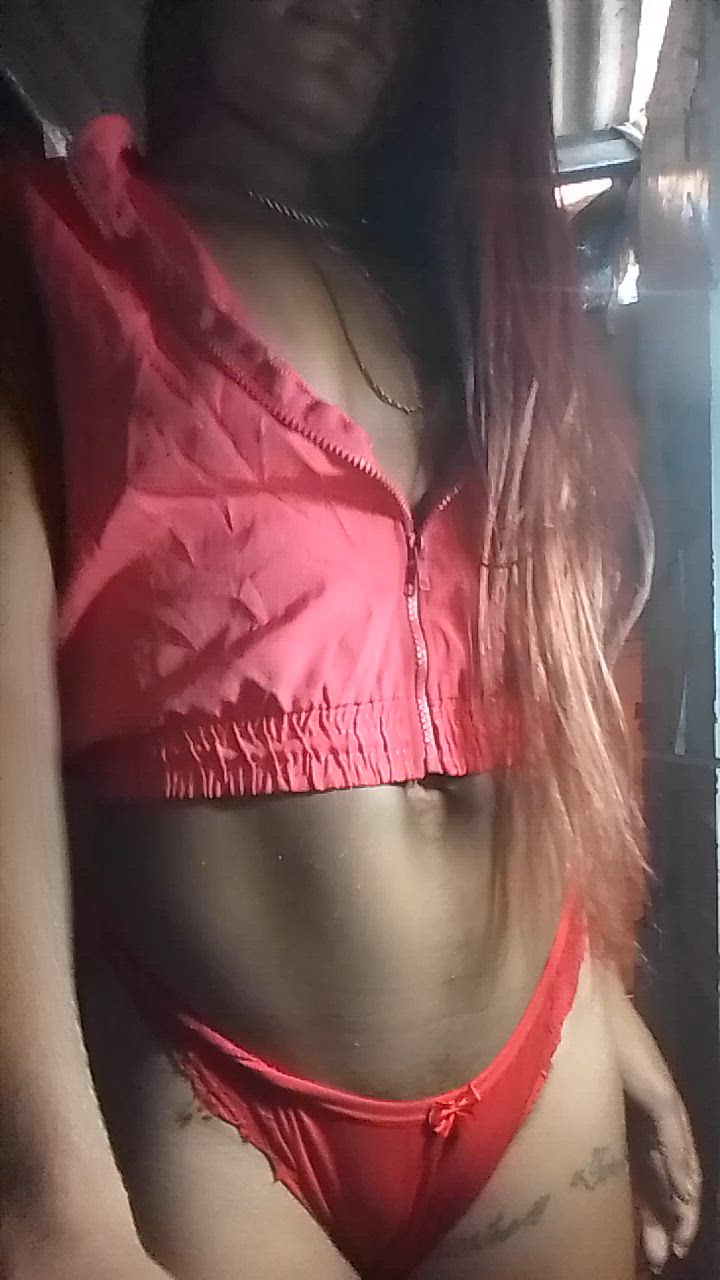 Acompanhante mulher trans morena (o) de olhos pretos - Anna Kelly