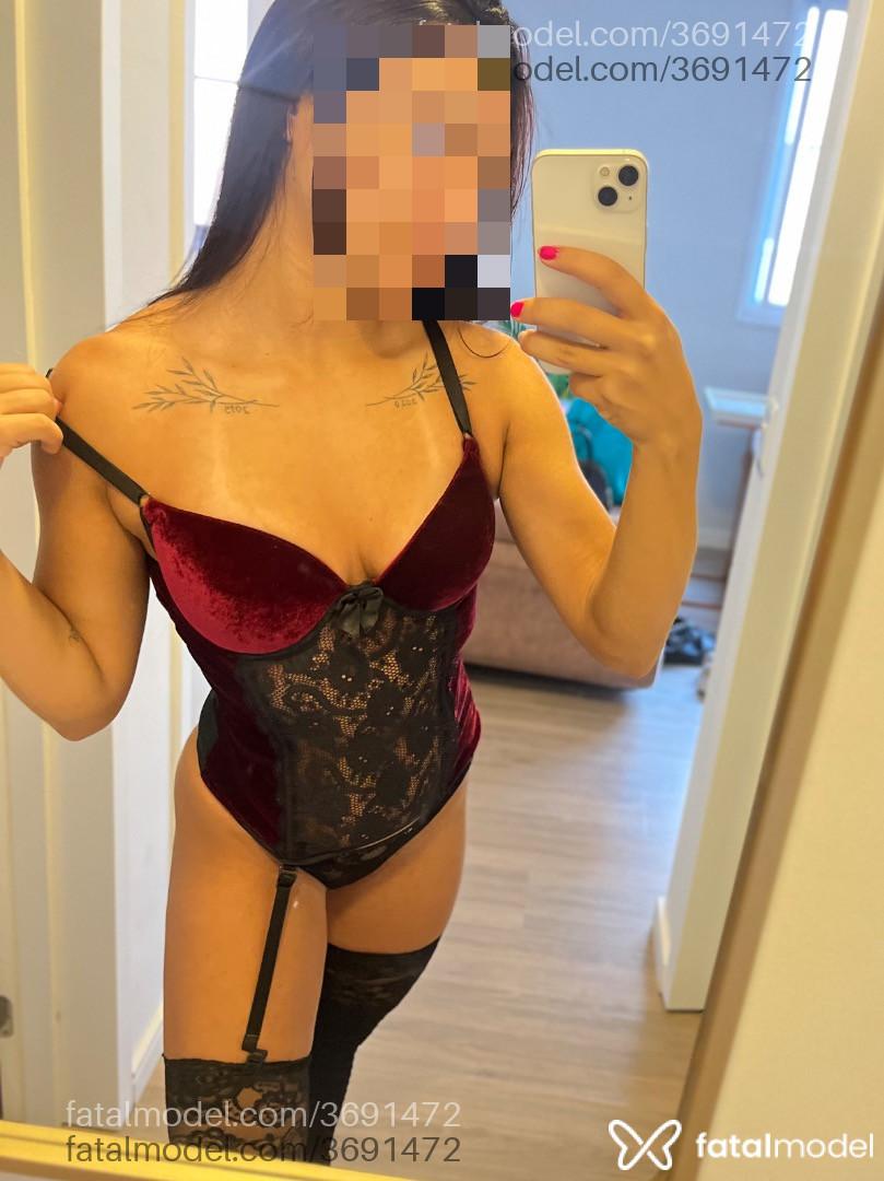 Acompanhante mulher com cabelo castanho de olhos castanhos - Mellissa