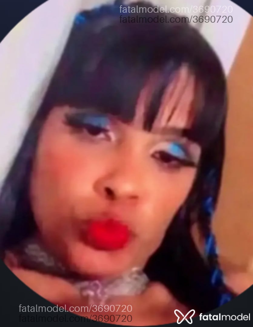 Acompanhante mulher morena (o) de olhos castanhos - Letícia