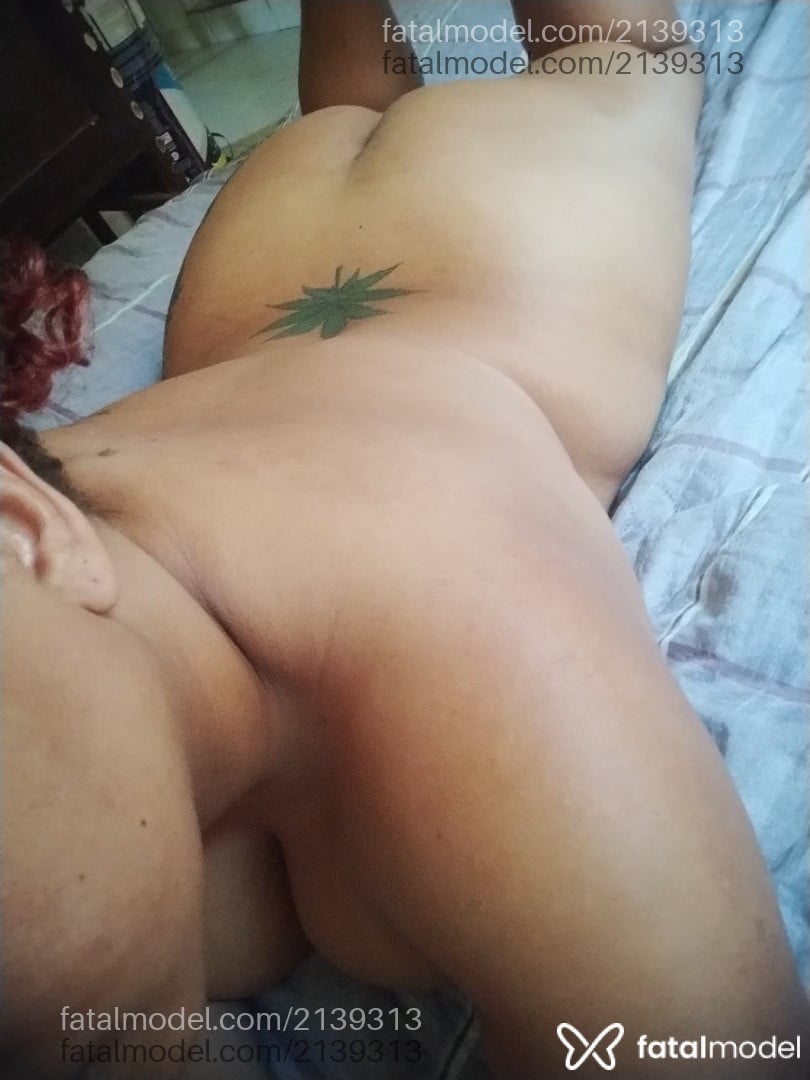 Acompanhante mulher morena (o) de olhos castanhos - Rebecka