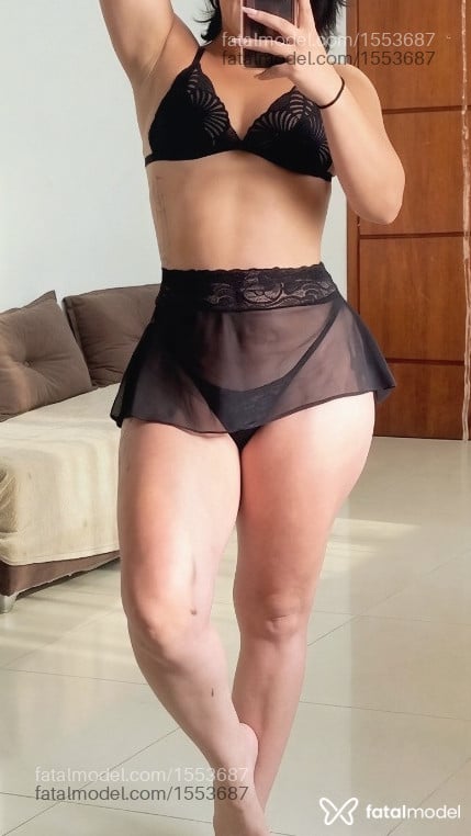 Acompanhante mulher morena (o) de olhos castanhos - Anna Trinity