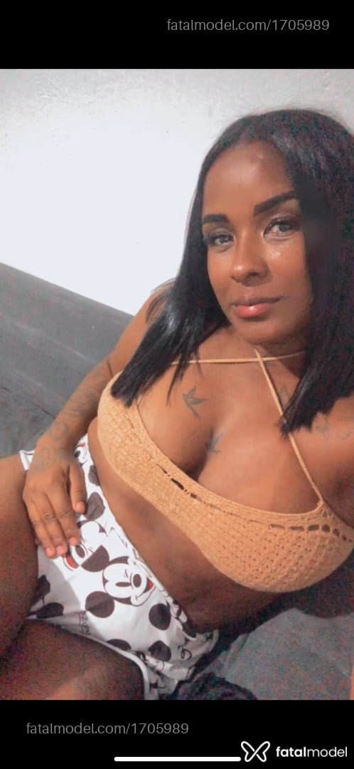 Acompanhante mulher morena (o) de olhos castanhos - Aghata