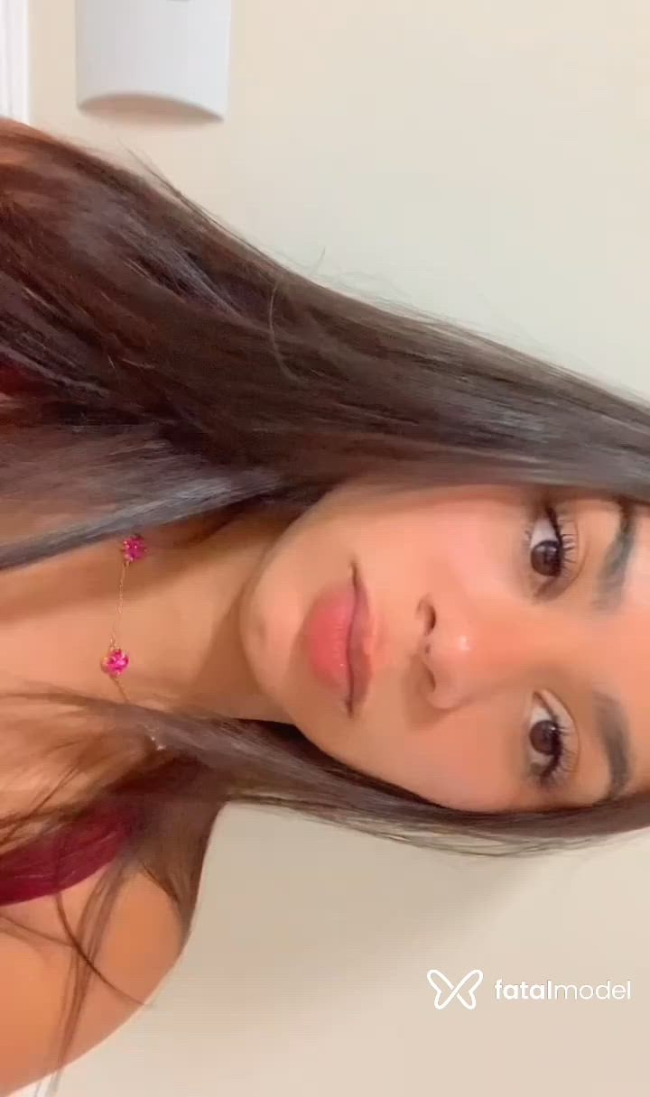 Acompanhante mulher morena (o) de olhos castanhos - Mila