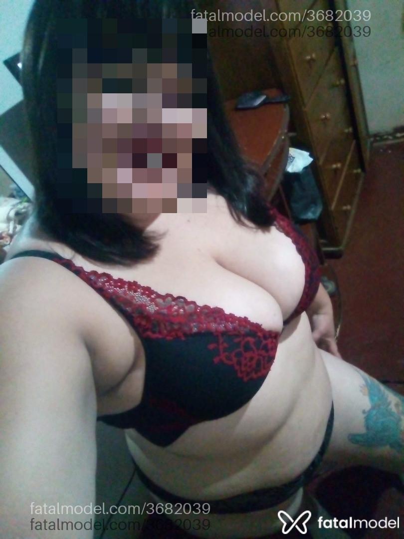 Acompanhante mulher com cabelo castanho de olhos castanhos - Raissa