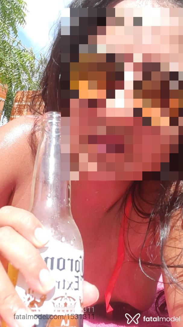 Acompanhante mulher com cabelo castanho de olhos castanhos - Mia Peace