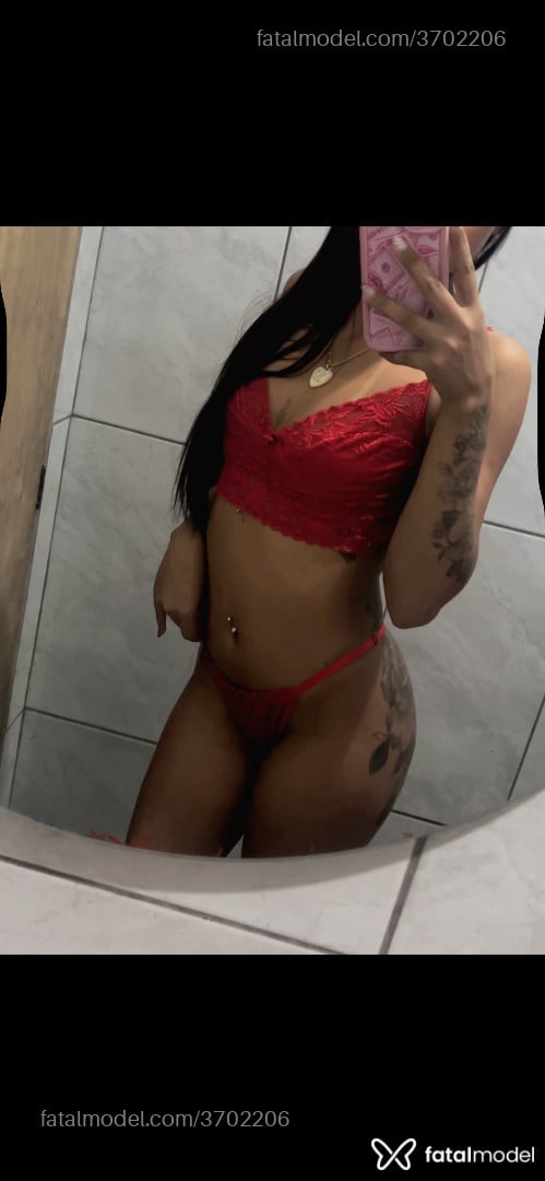 Acompanhante mulher morena (o) de olhos pretos - Valentina Ferrari