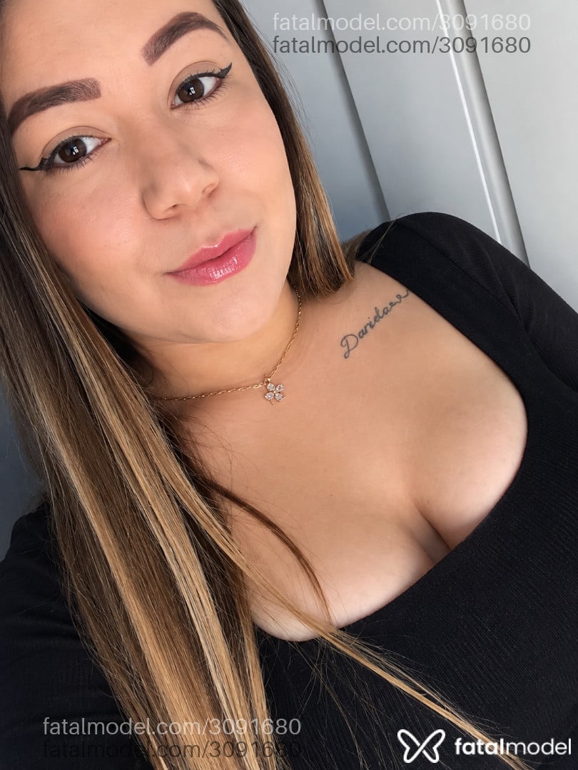 Acompanhante mulher loira (o) de olhos mel - Tamires Fernandes