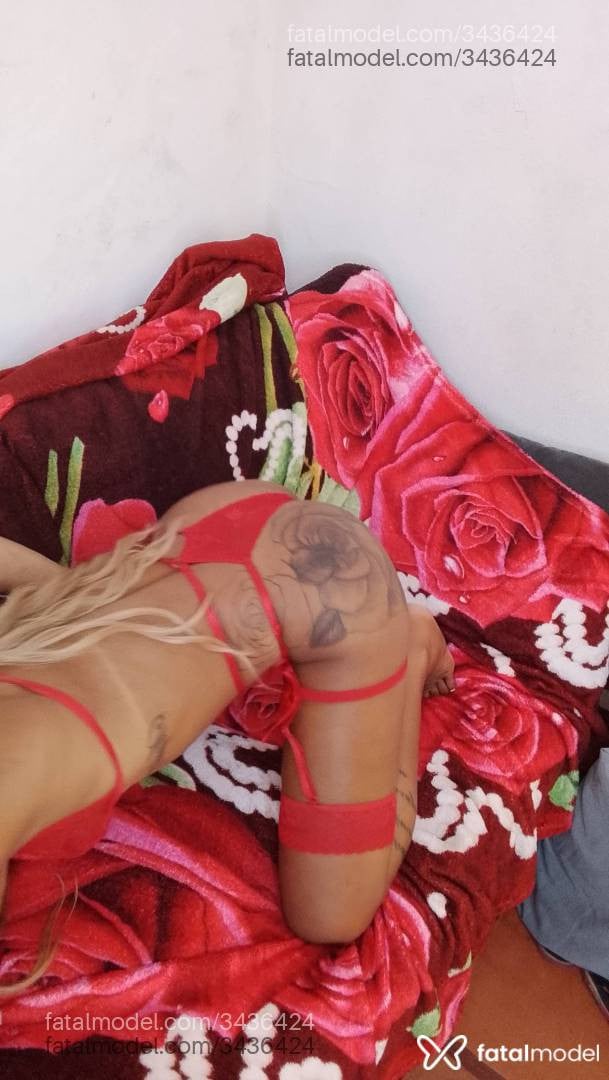 Acompanhante mulher com cabelo castanho de olhos castanhos em Guarapari - Thais