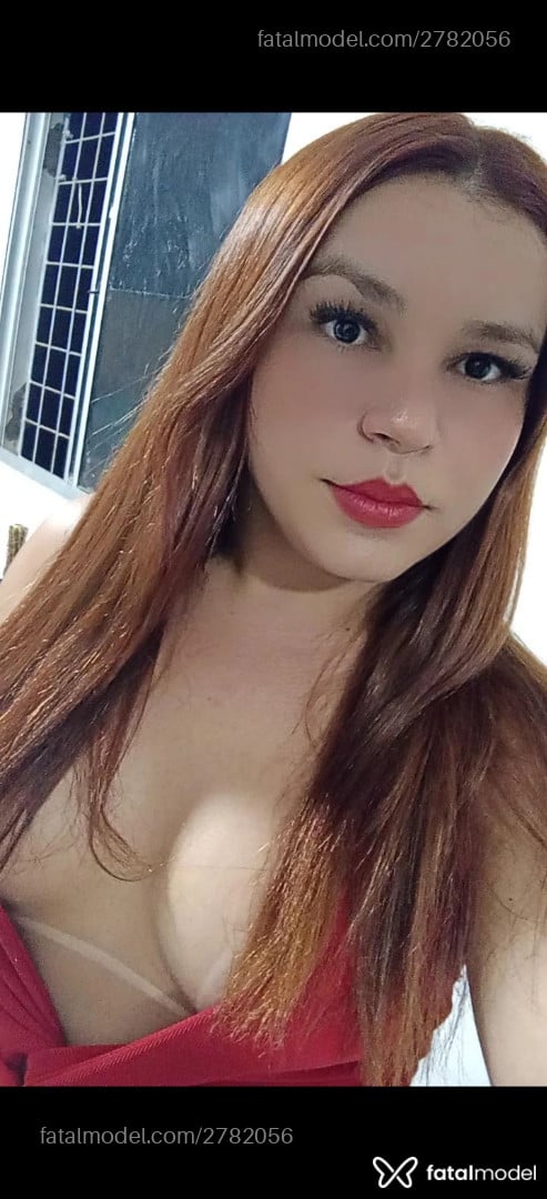 Acompanhante mulher trans ruiva (o) de olhos pretos - Evellynsx