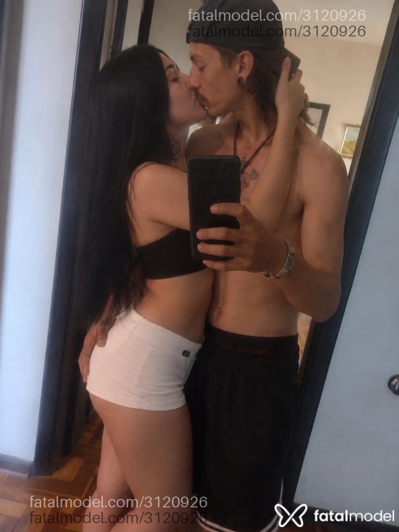Acompanhante homem com cabelo castanho de olhos castanhos - Novinhodezessetecm