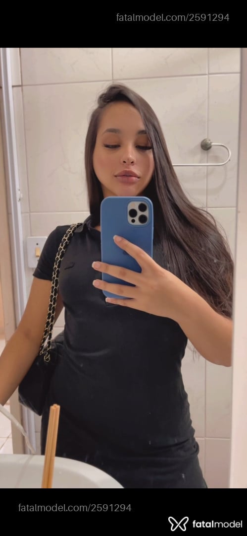 Acompanhante mulher morena (o) de olhos castanhos - Mirela