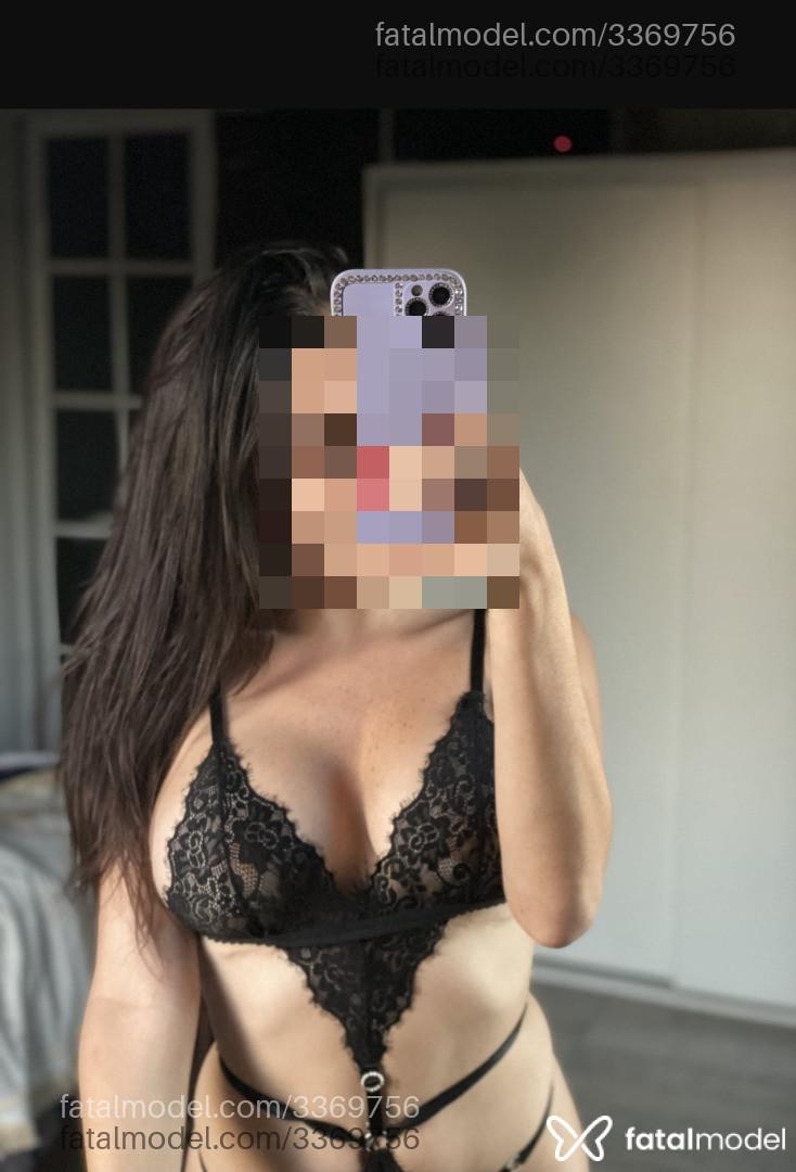 Acompanhante mulher morena (o) de olhos pretos - Bianca