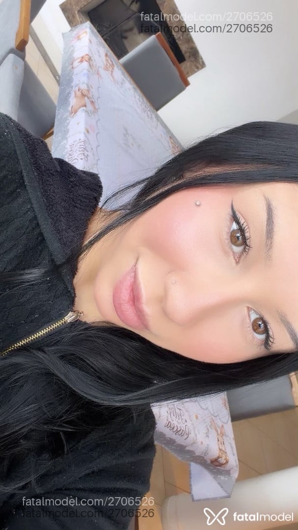 Acompanhante mulher morena (o) de olhos mel - Karine Amaral
