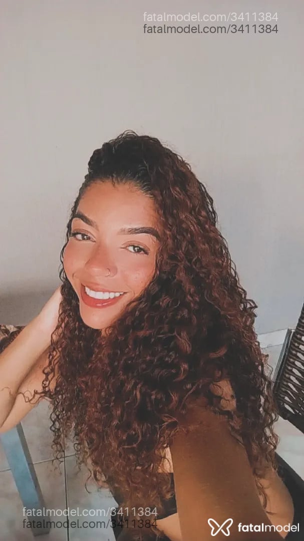 Acompanhante mulher morena (o) de olhos castanhos - Viviane