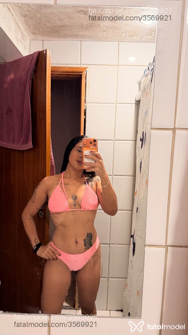 Acompanhante mulher morena (o) de olhos castanhos - Leticiazinha