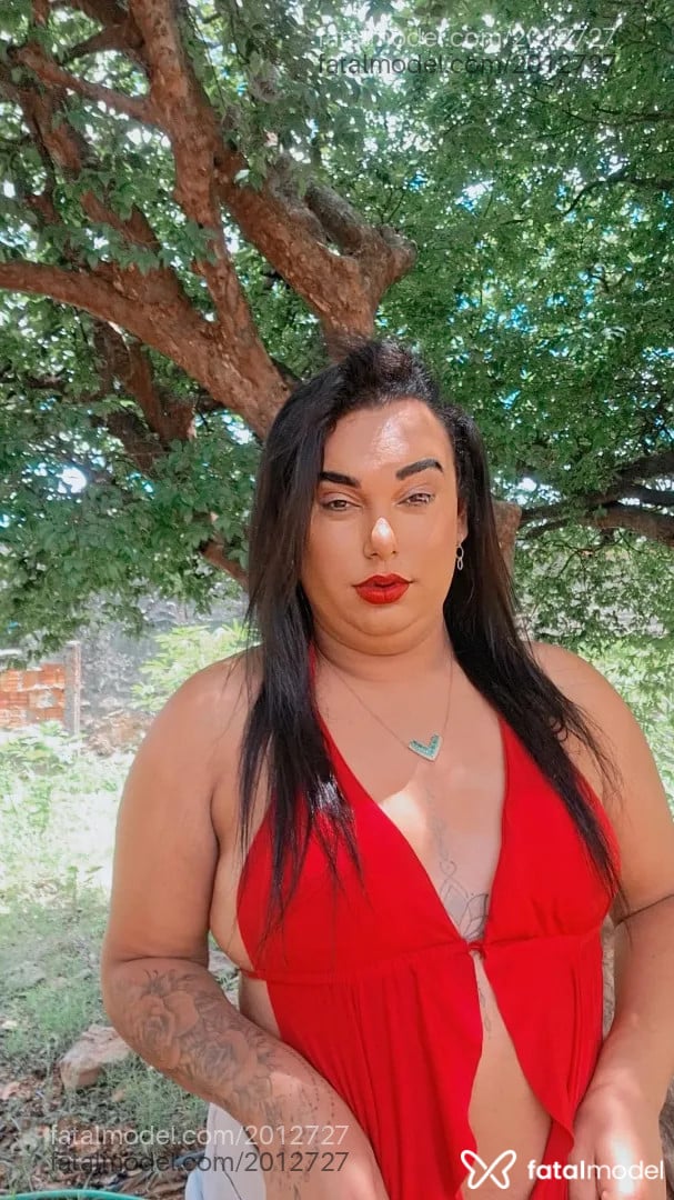 Acompanhante mulher trans morena (o) de olhos castanhos - Bruna