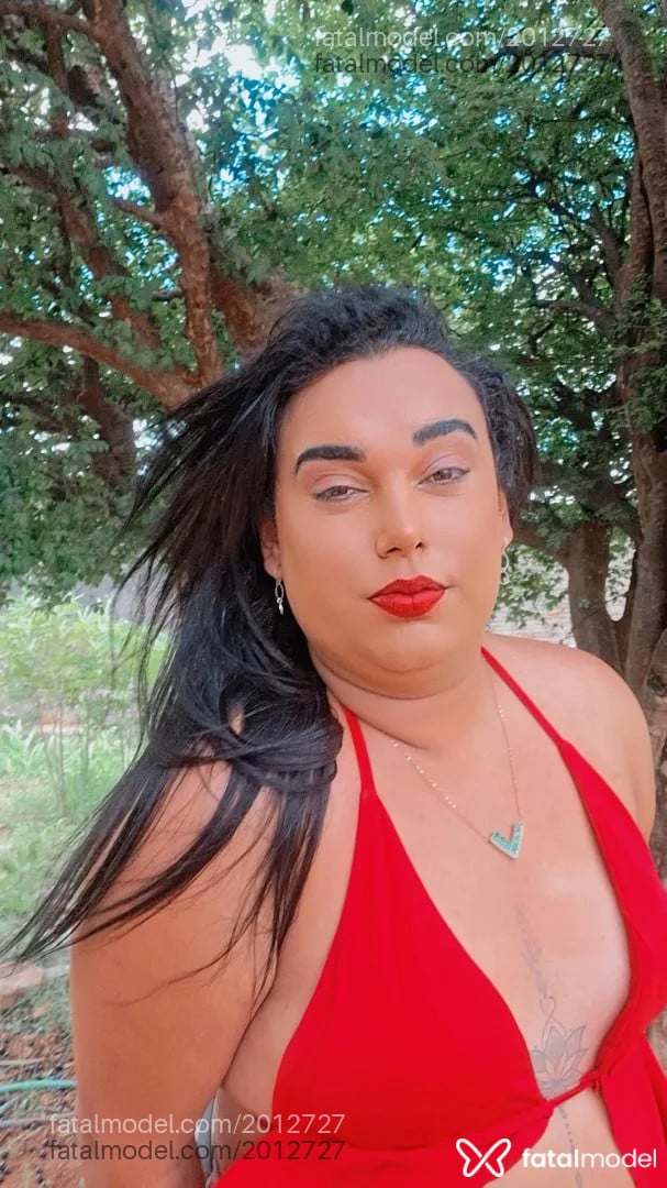 Acompanhante mulher trans morena (o) de olhos castanhos - Bruna