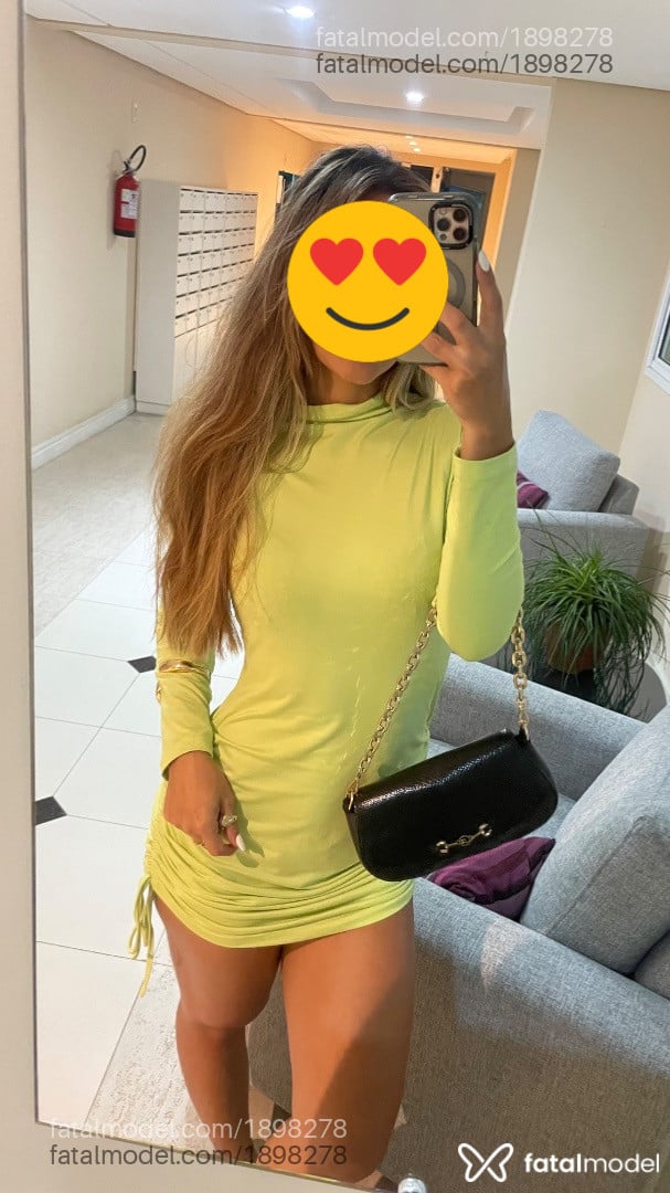 Acompanhante mulher com cabelo castanho de olhos castanhos - Mel