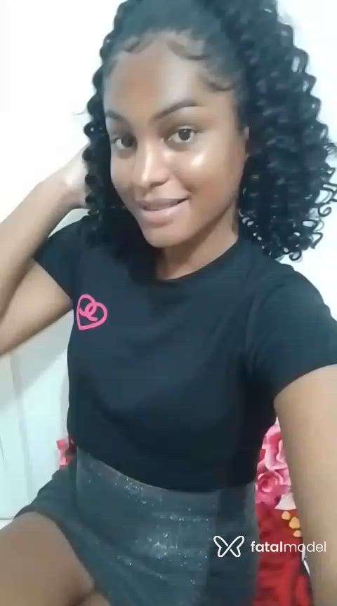 Acompanhante mulher trans morena (o) de olhos castanhos - Miny Sant