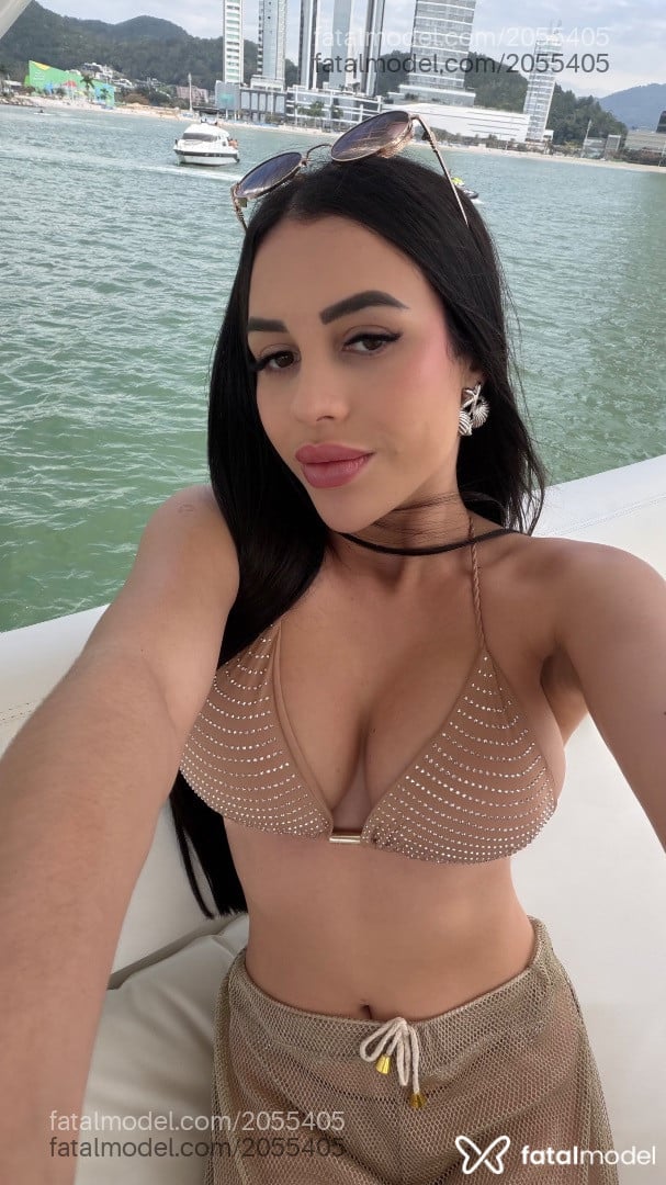 Acompanhante mulher morena (o) de olhos castanhos - Alicia