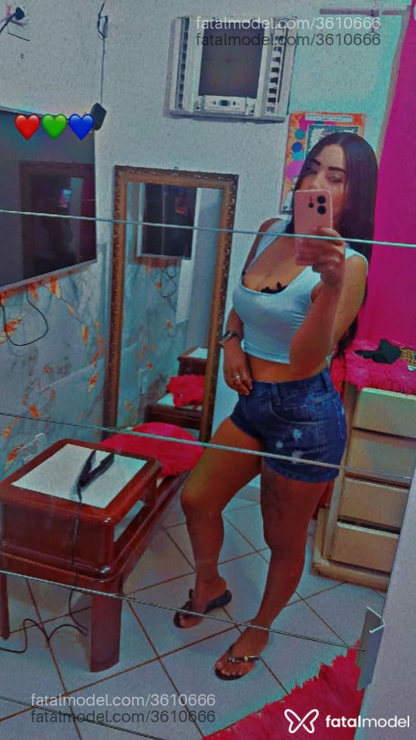 Acompanhante mulher morena (o) de olhos pretos - Bruna