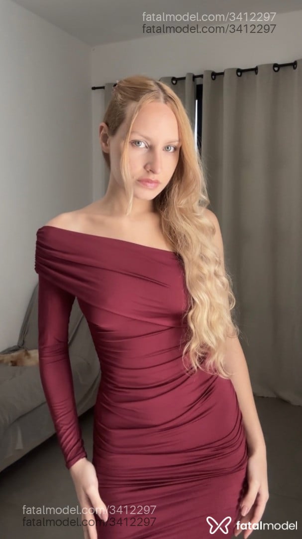 Acompanhante mulher loira (o) de olhos azuis - Victoria