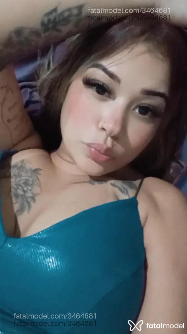 Acompanhante mulher loira (o) de olhos castanhos - Júlia