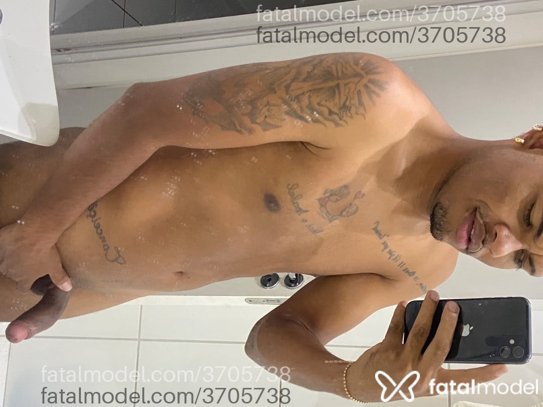 Acompanhante homem morena (o) de olhos castanhos - Baiano Dendê