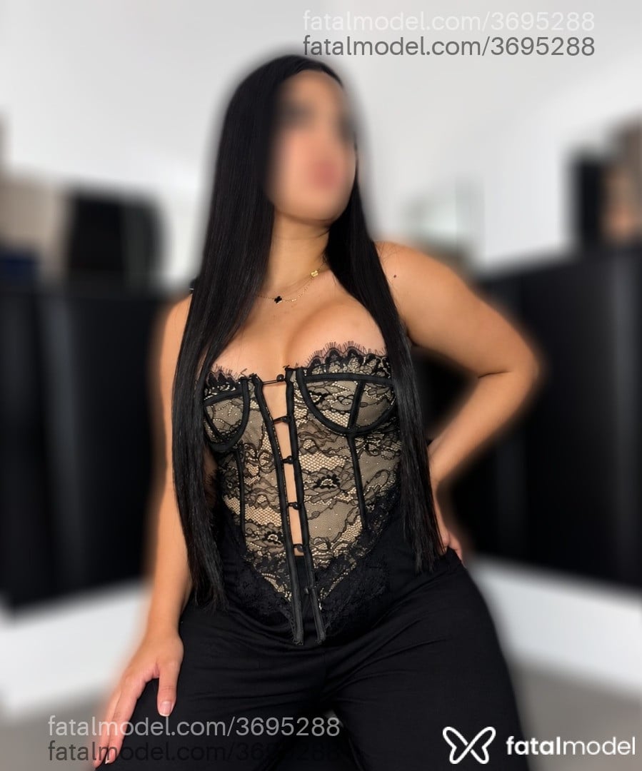 Acompanhante mulher morena (o) de olhos castanhos - Leticia