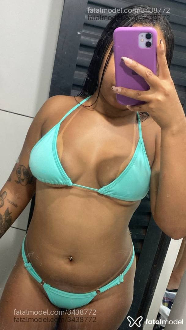 Acompanhante mulher com cabelo castanho de olhos castanhos - Luana